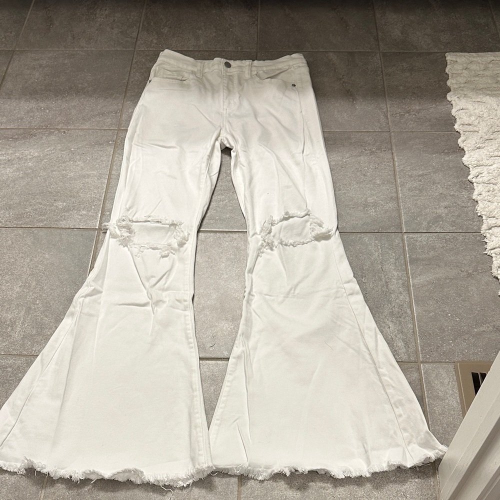 Sneak Peek White Denim Jeans